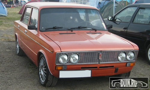 ВАЗ 2103 Абрикос 102, серебристо-светло оранжевый металлик, вид спереди, без бампера