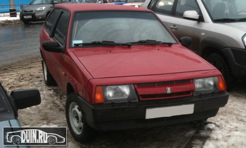 ВАЗ 2108  Рубин 110, красный, вид спереди, короткое крыло
