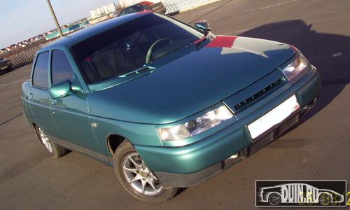 ВАЗ 2110 Афалина 421, серебристо-зелено-голубой, вид спереди, литье